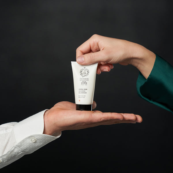 Hand cream with hyaluronic acid